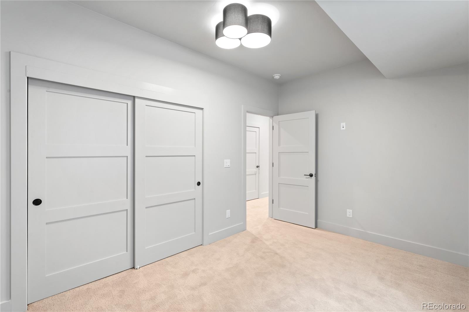 2520 S Cherokee Street