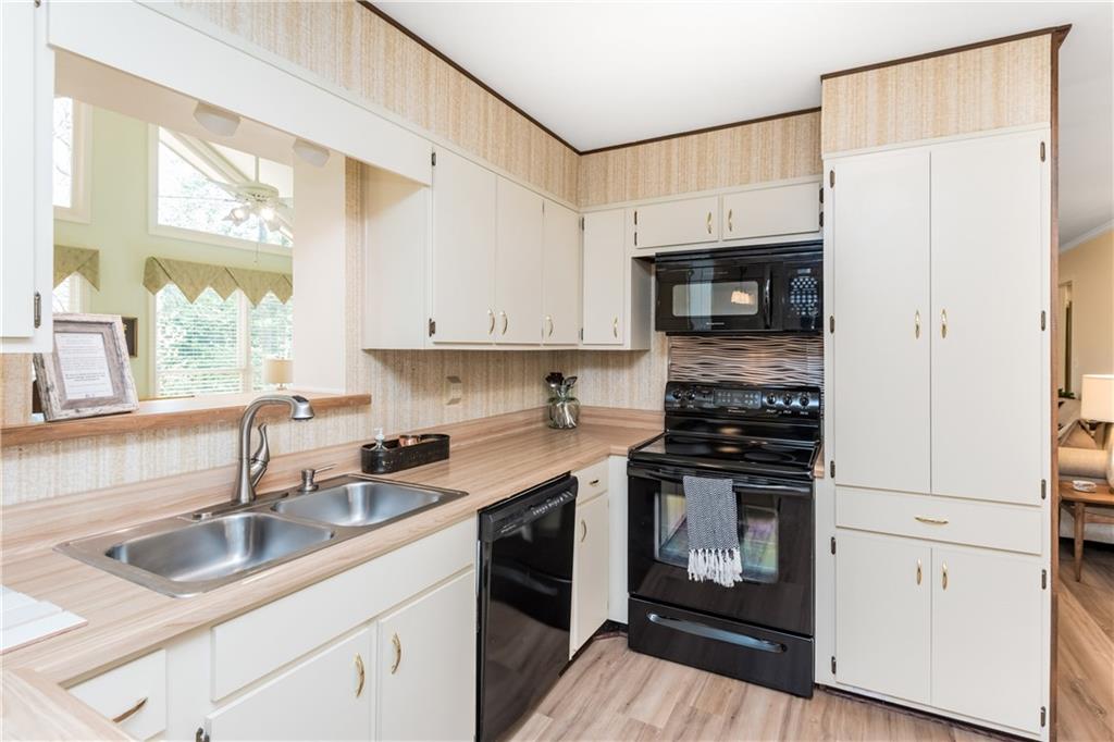 4079 Winding Valley Drive SE