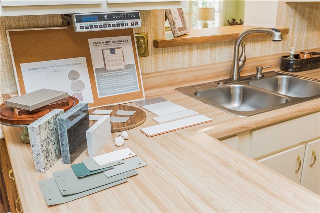 4079 Winding Valley Drive SE