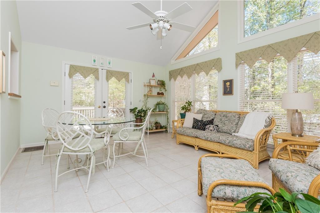 4079 Winding Valley Drive SE