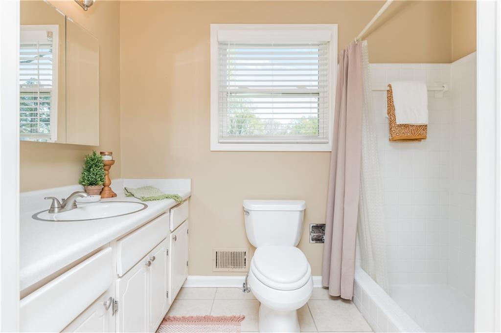 4079 Winding Valley Drive SE