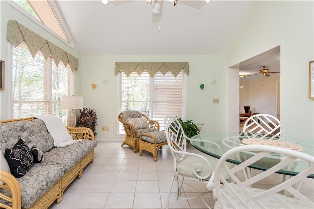 4079 Winding Valley Drive SE