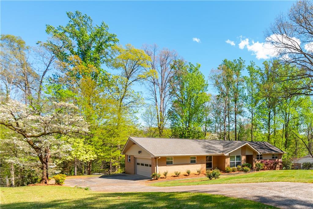 4079 Winding Valley Drive SE