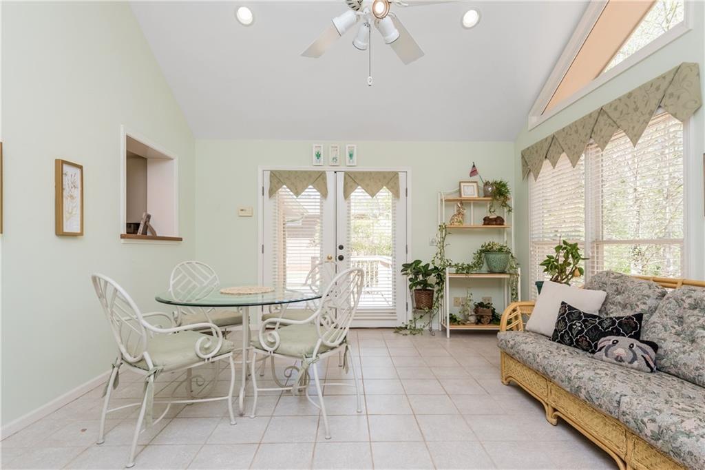 4079 Winding Valley Drive SE