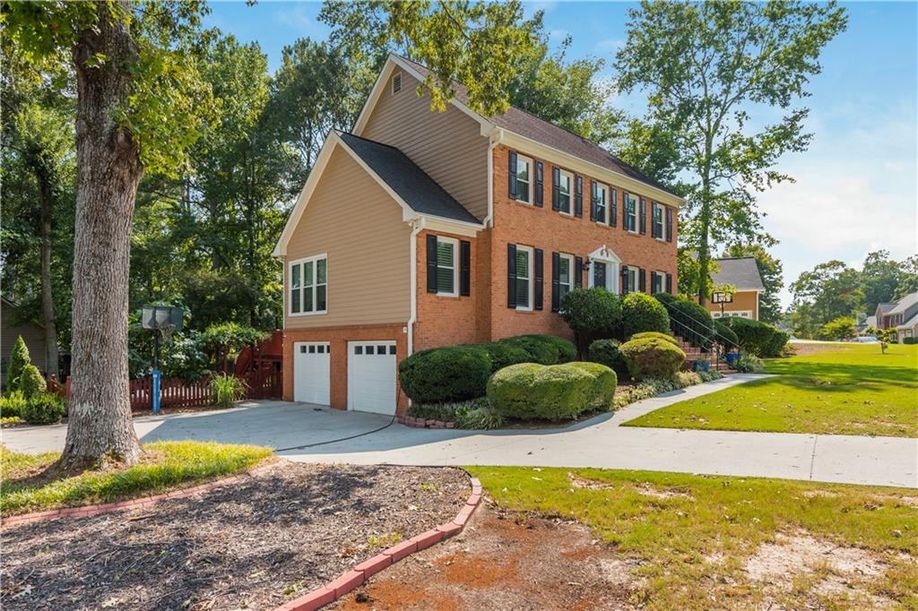 2351 Fenwick Court SW