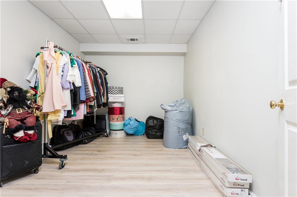 2351 Fenwick Court SW