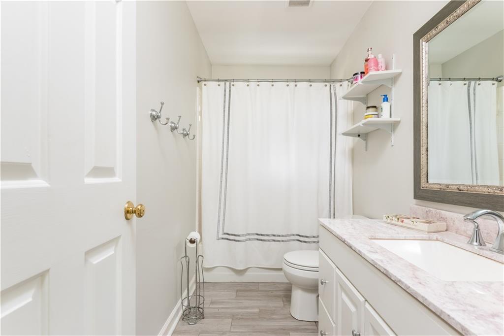 2351 Fenwick Court SW