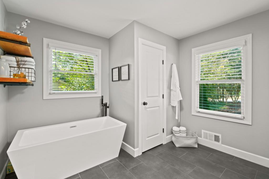 390 Crossville Court