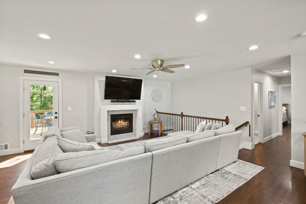 390 Crossville Court