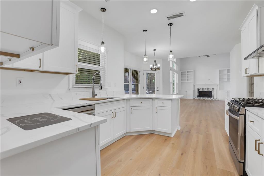 1587 Ridge Point Court