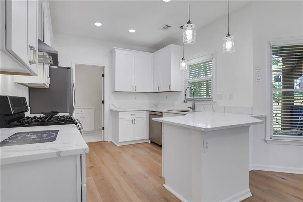 1587 Ridge Point Court