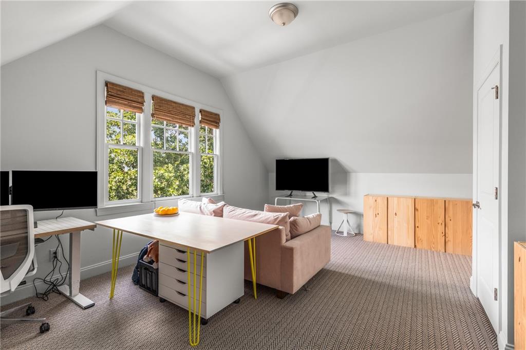 1558 Ridenour Parkway NW