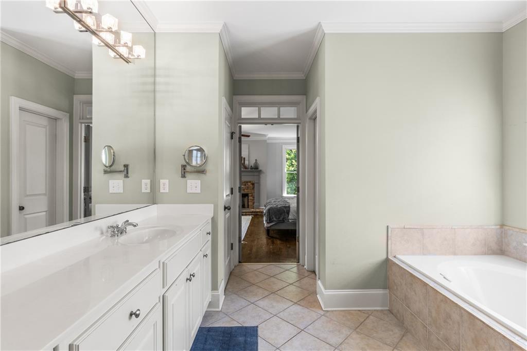 1558 Ridenour Parkway NW