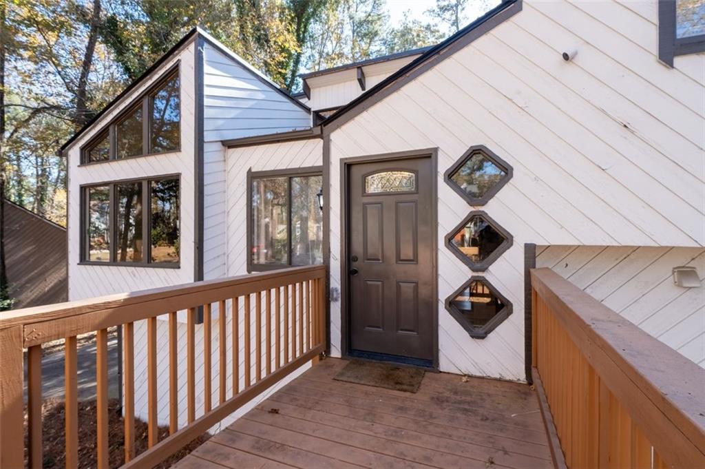 1718 CHRISTIE Drive NE