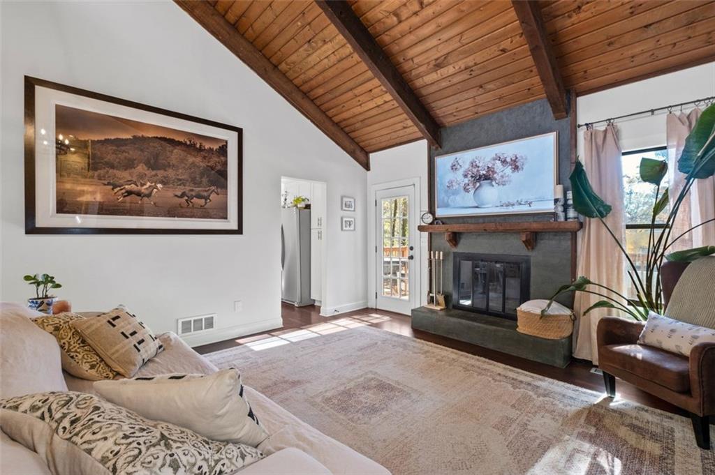 1718 CHRISTIE Drive NE