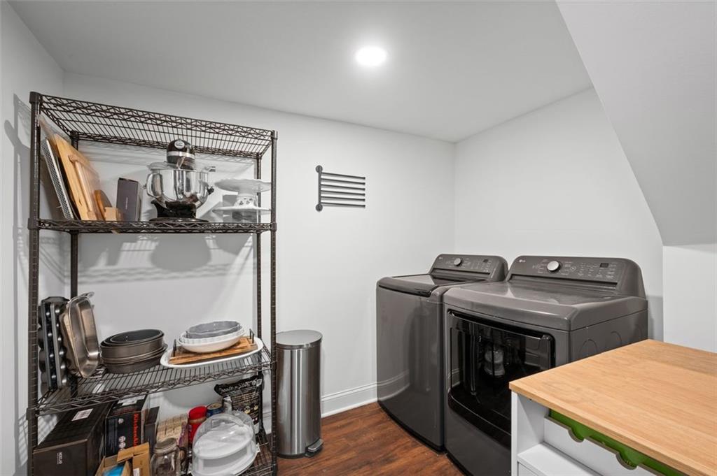 1718 CHRISTIE Drive NE