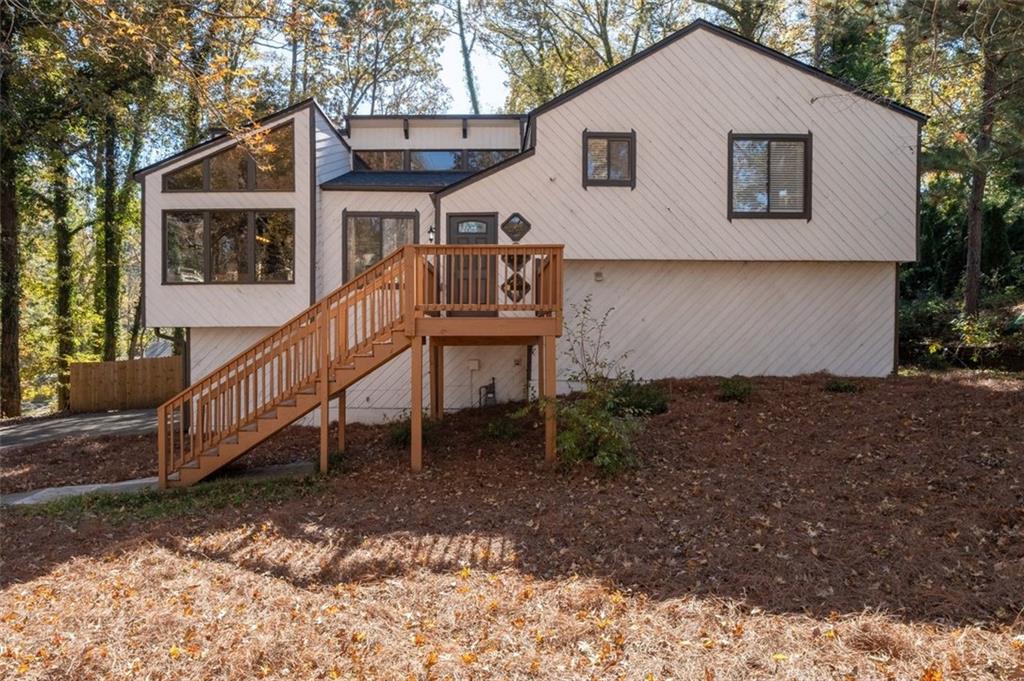 1718 CHRISTIE Drive NE