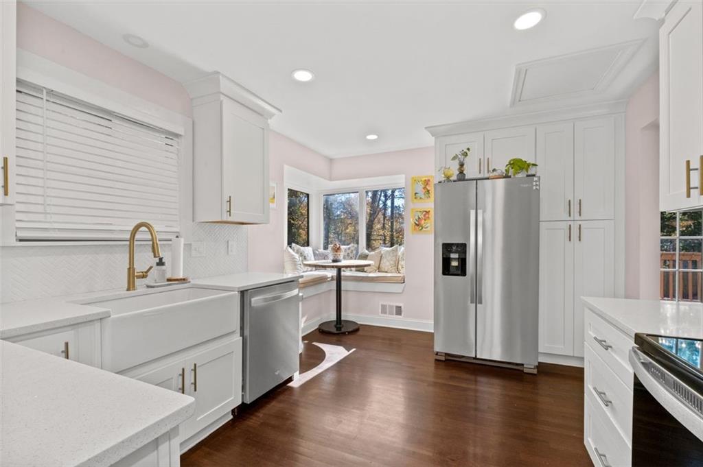 1718 CHRISTIE Drive NE