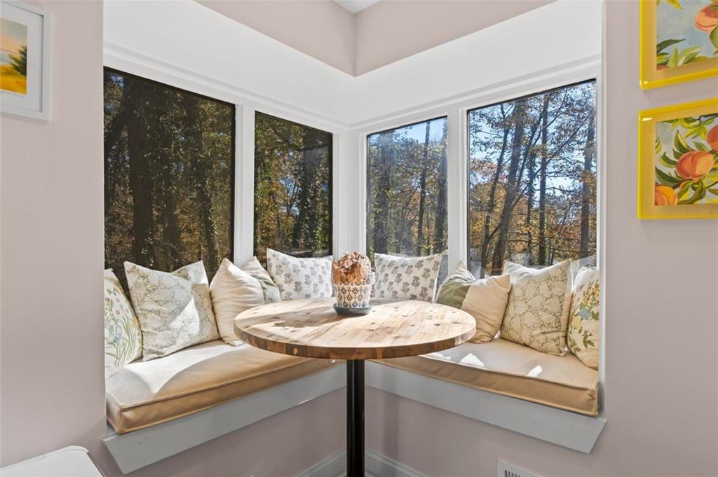 1718 CHRISTIE Drive NE