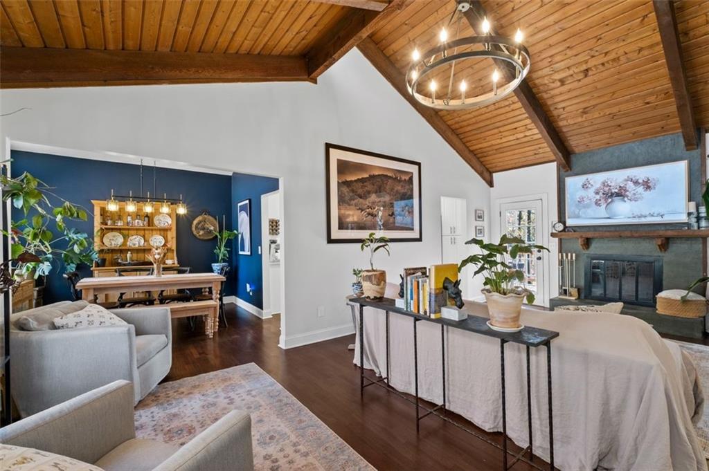 1718 CHRISTIE Drive NE