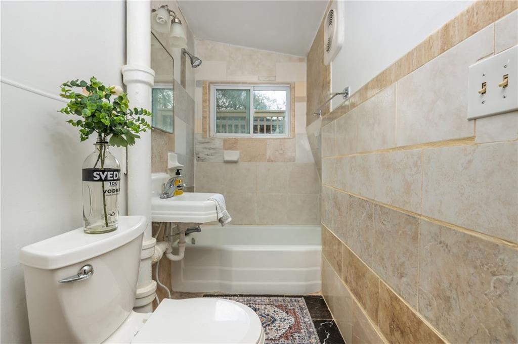 1058 Birch Street SW