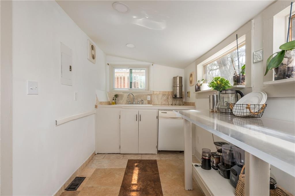 1058 Birch Street SW