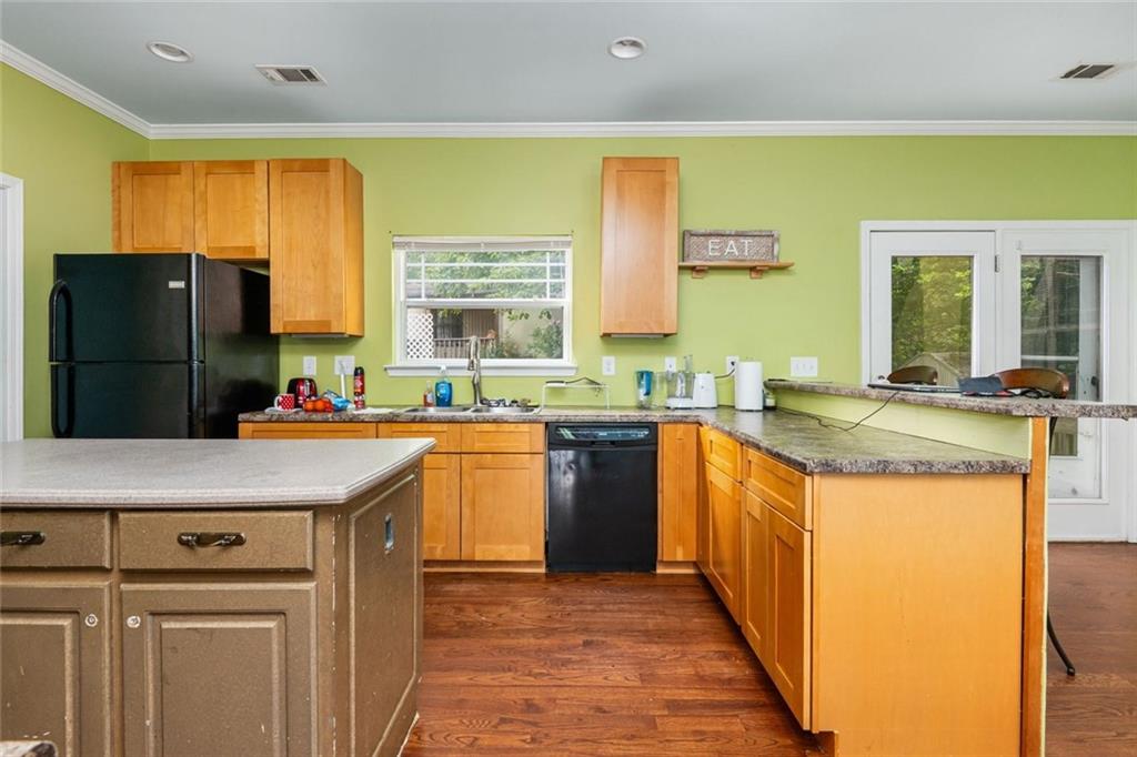 2195 Pinetree Drive