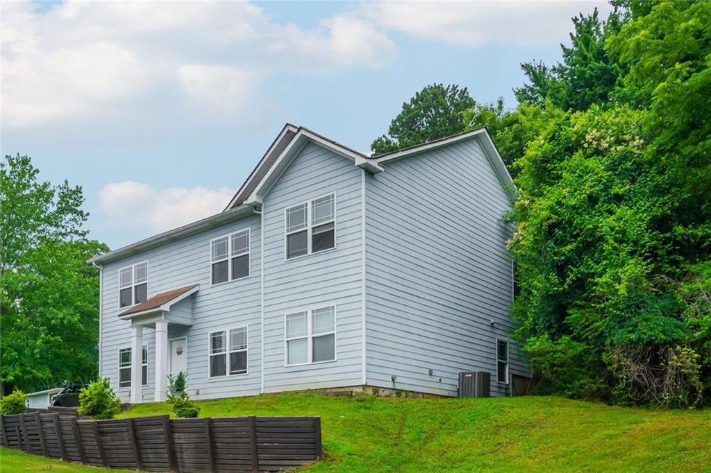 2195 Pinetree Drive