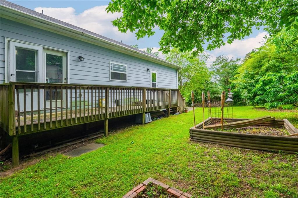 2195 Pinetree Drive