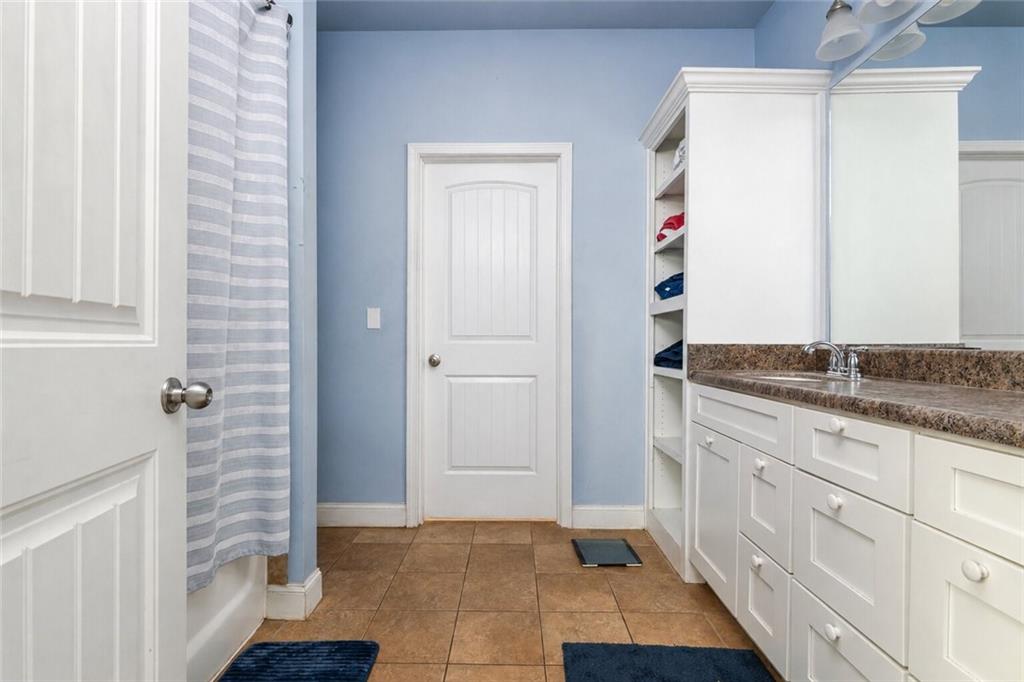 2195 Pinetree Drive