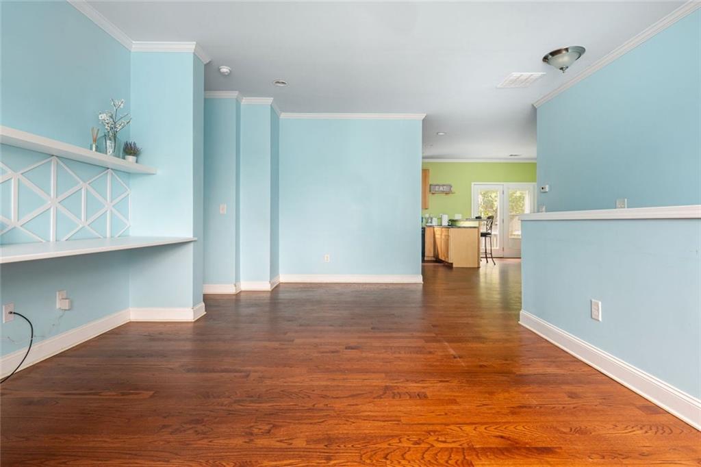 2195 Pinetree Drive