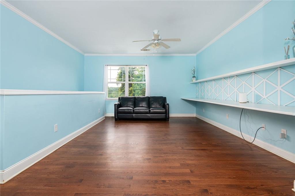 2195 Pinetree Drive