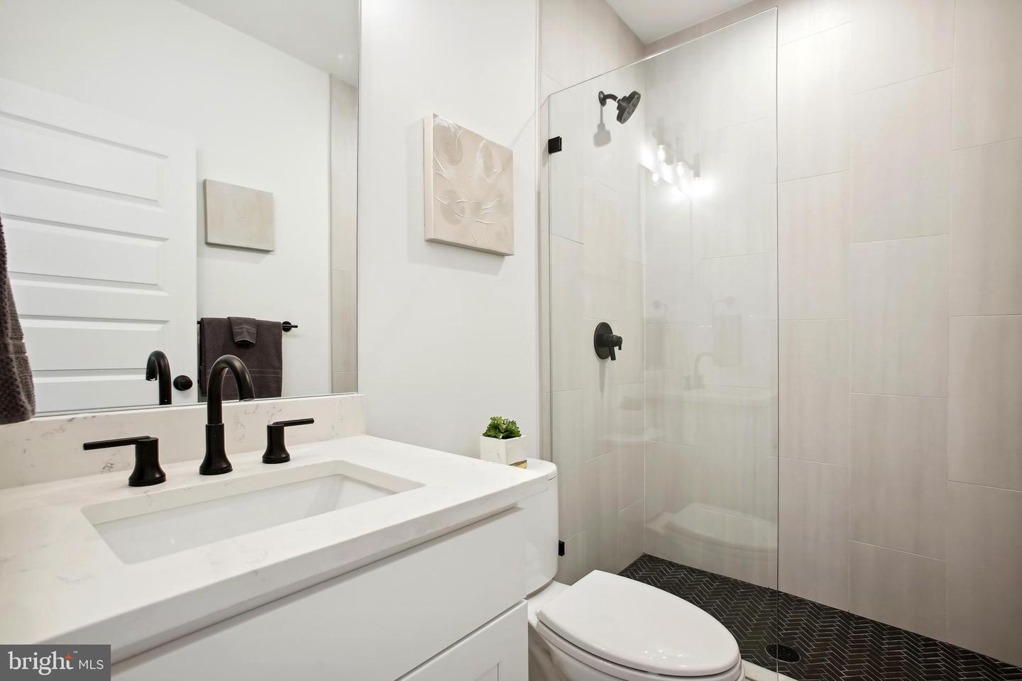 817 S STREET NW Unit: 201
