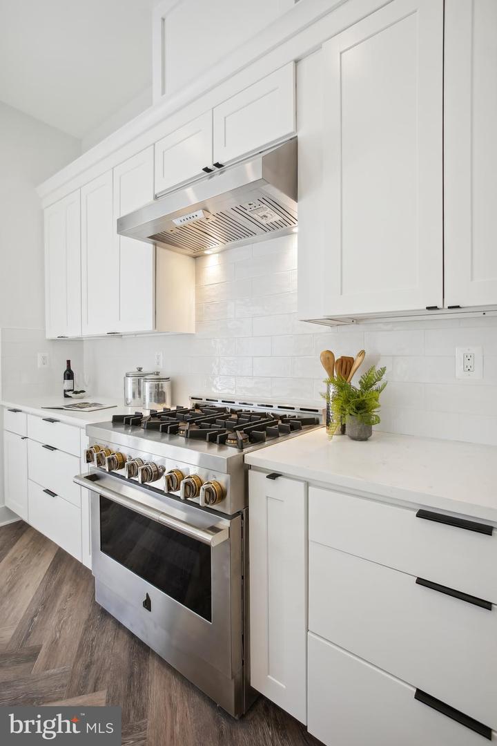817 S STREET NW Unit: 201