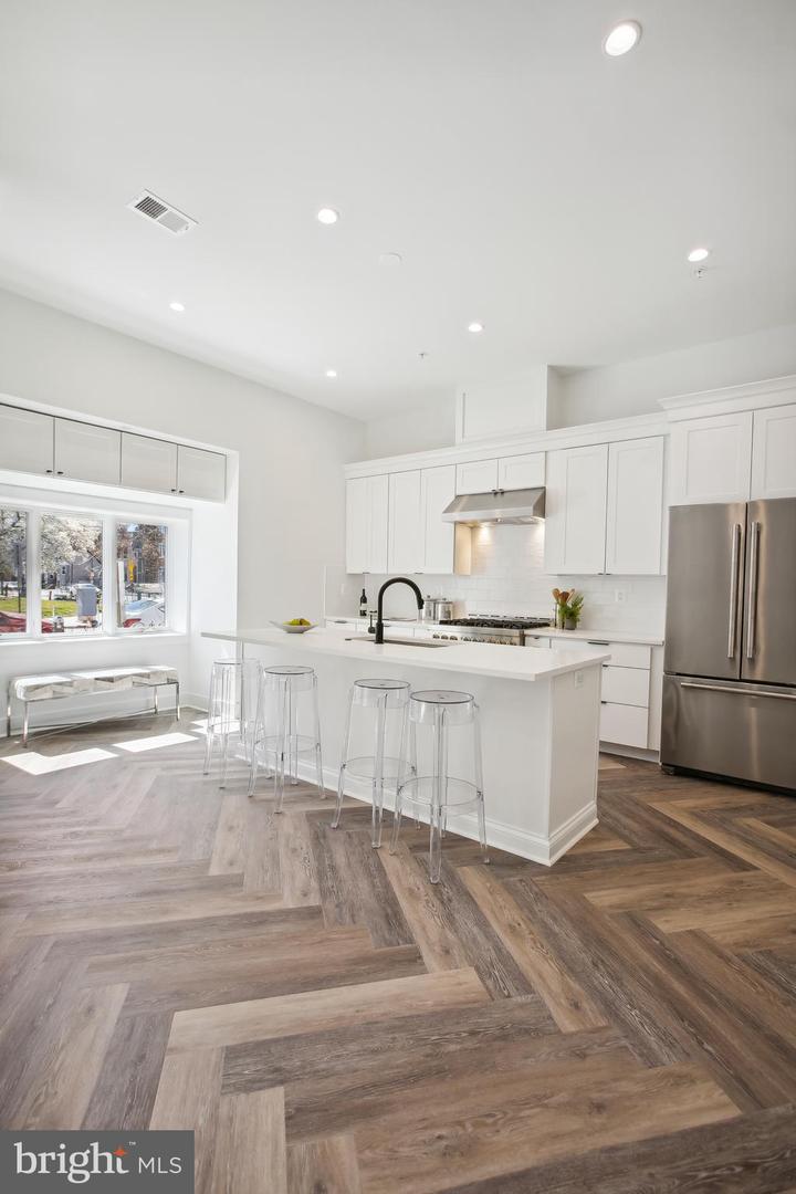817 S STREET NW Unit: 201