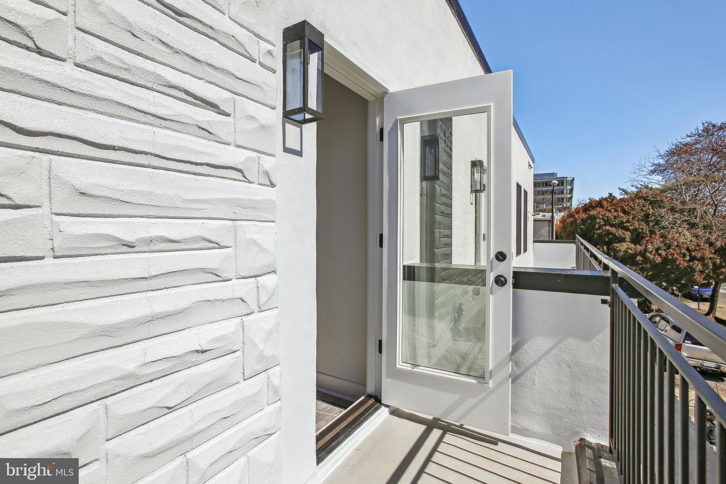 817 S STREET NW Unit: 201