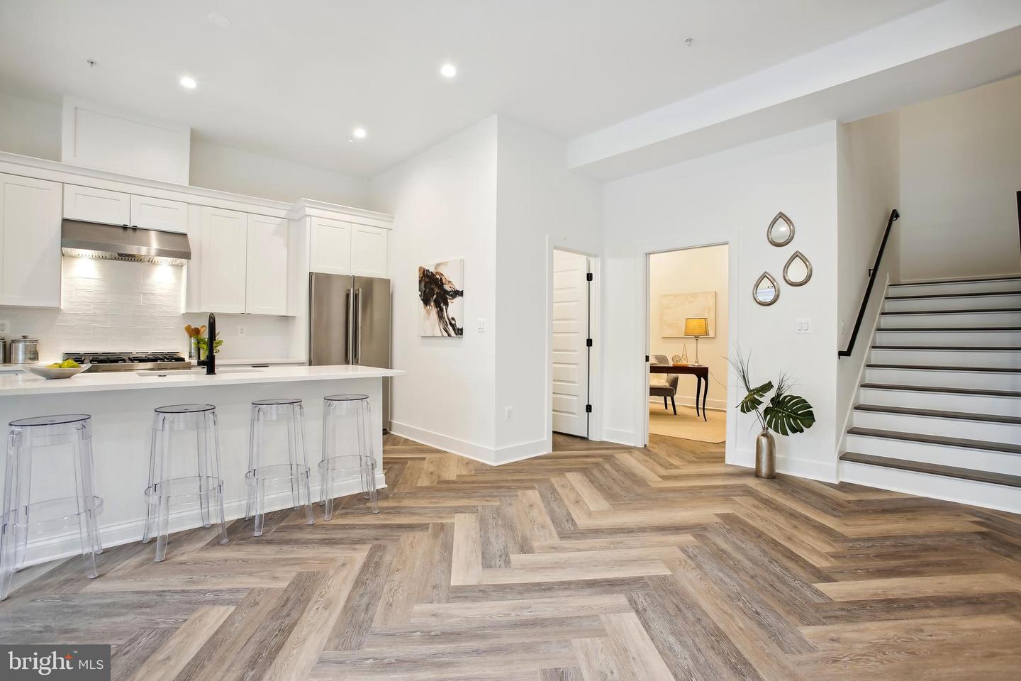 817 S STREET NW Unit: 201
