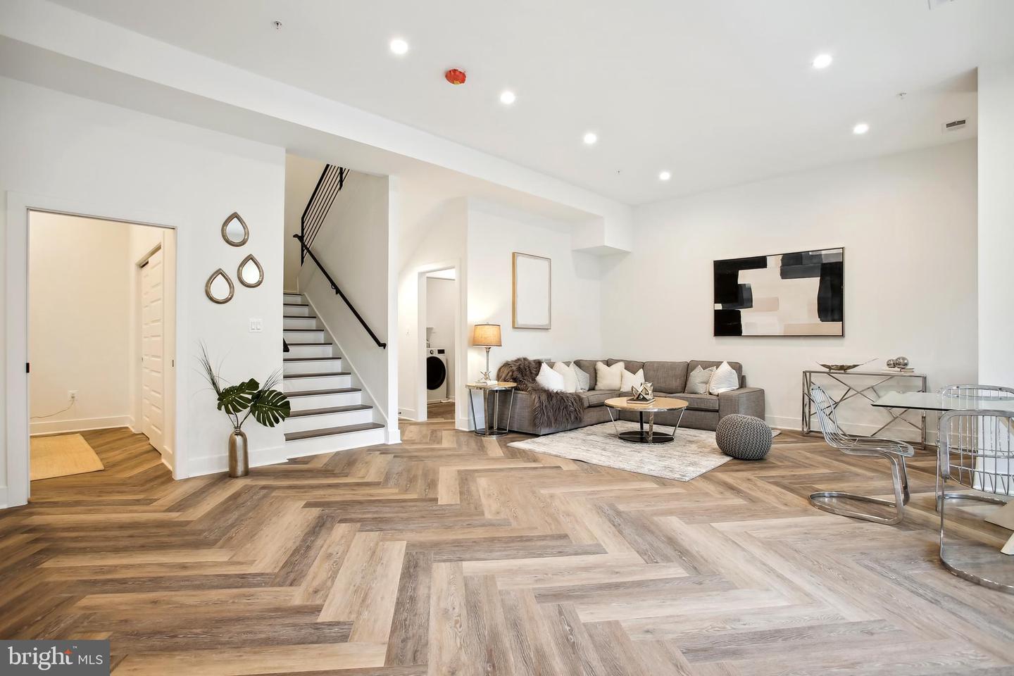 817 S STREET NW Unit: 201