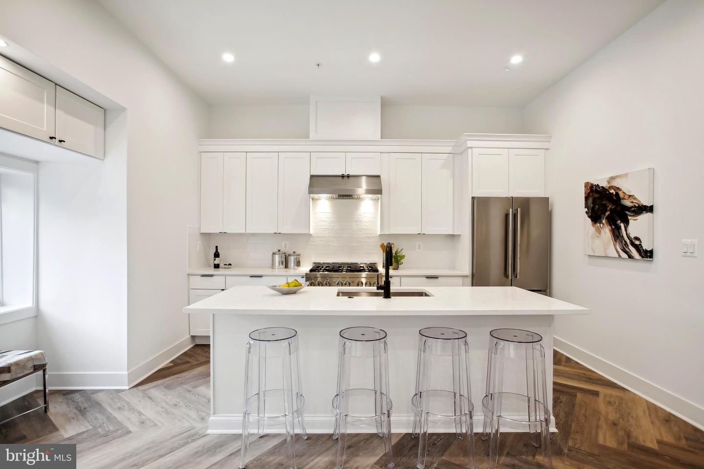 817 S STREET NW Unit: 201