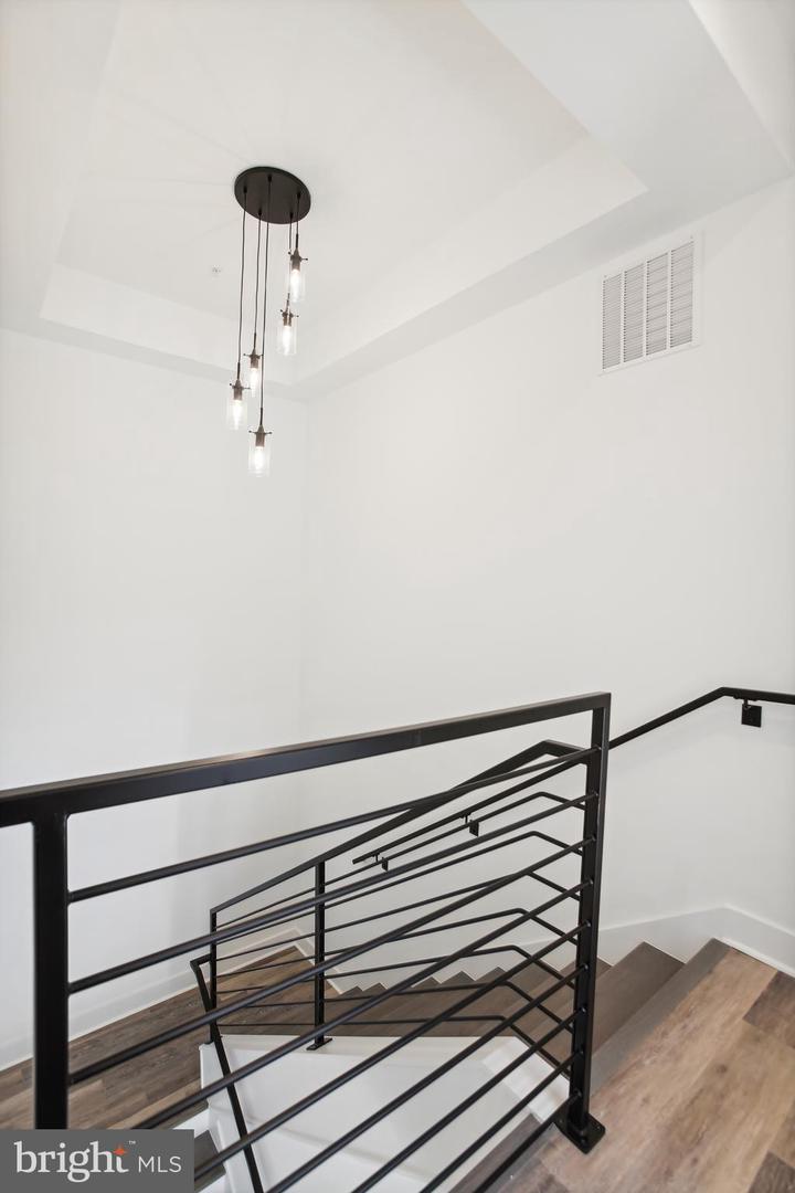 817 S STREET NW Unit: 201