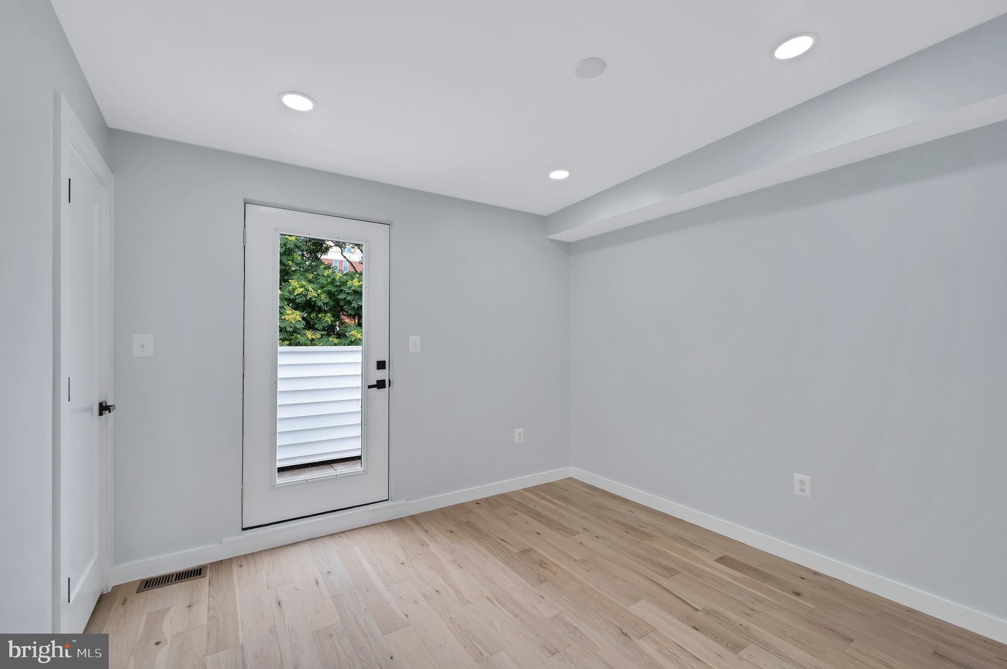 1552 8th STREET NW Unit: UNIT 2