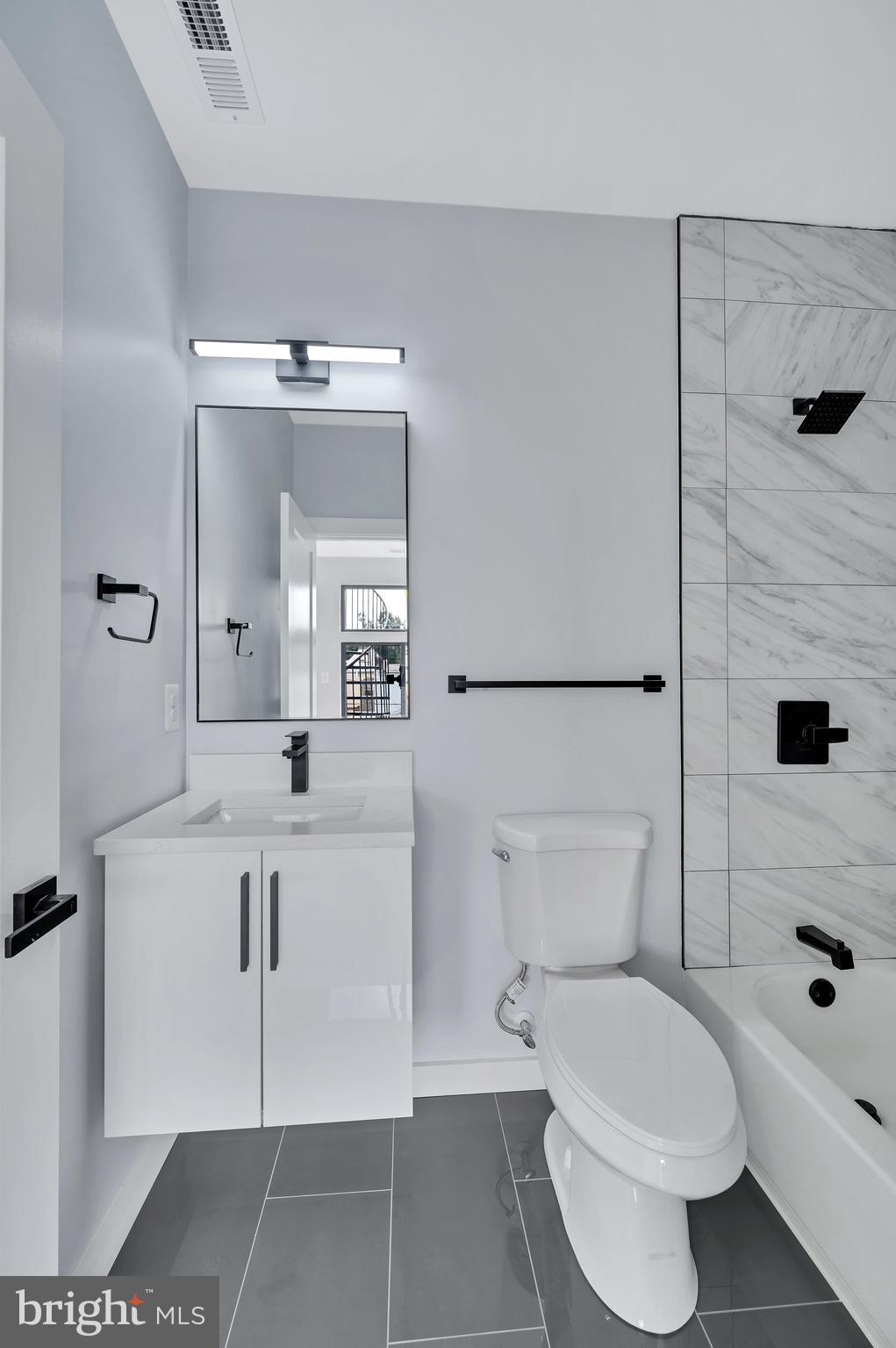 1552 8th STREET NW Unit: UNIT 2