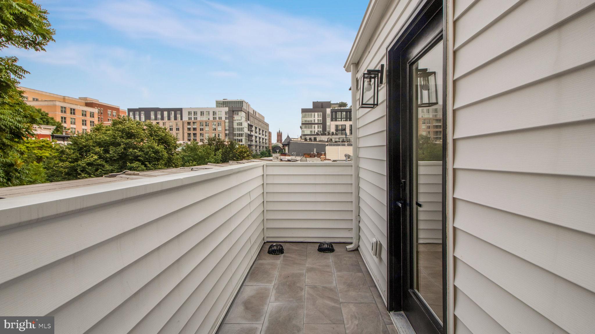 1552 8th STREET NW Unit: UNIT 2