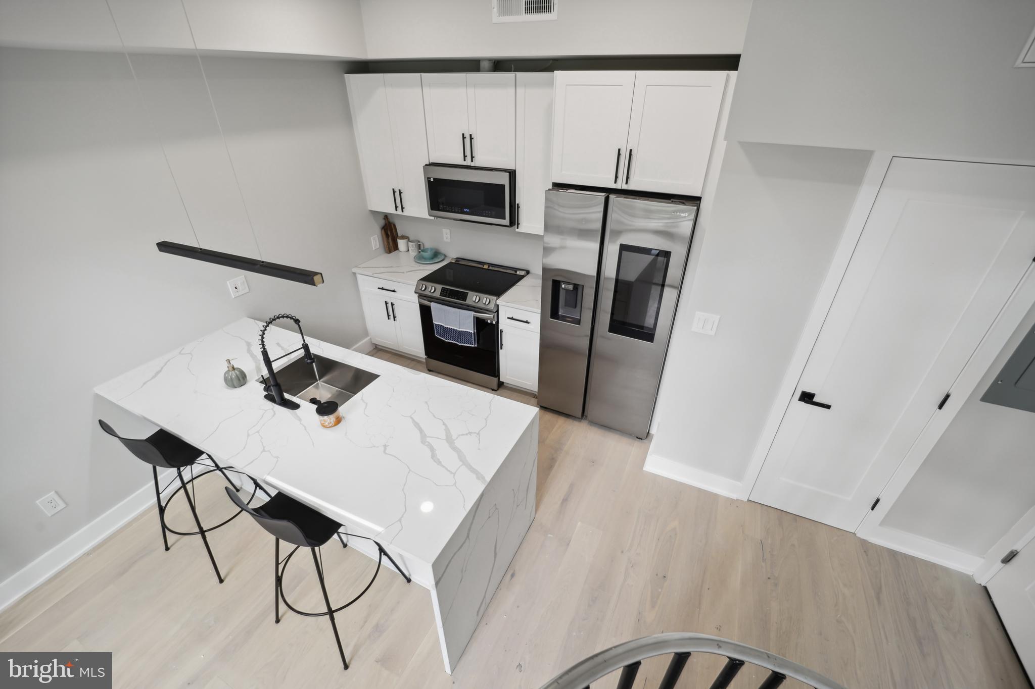 2213 M STREET NE Unit: 202