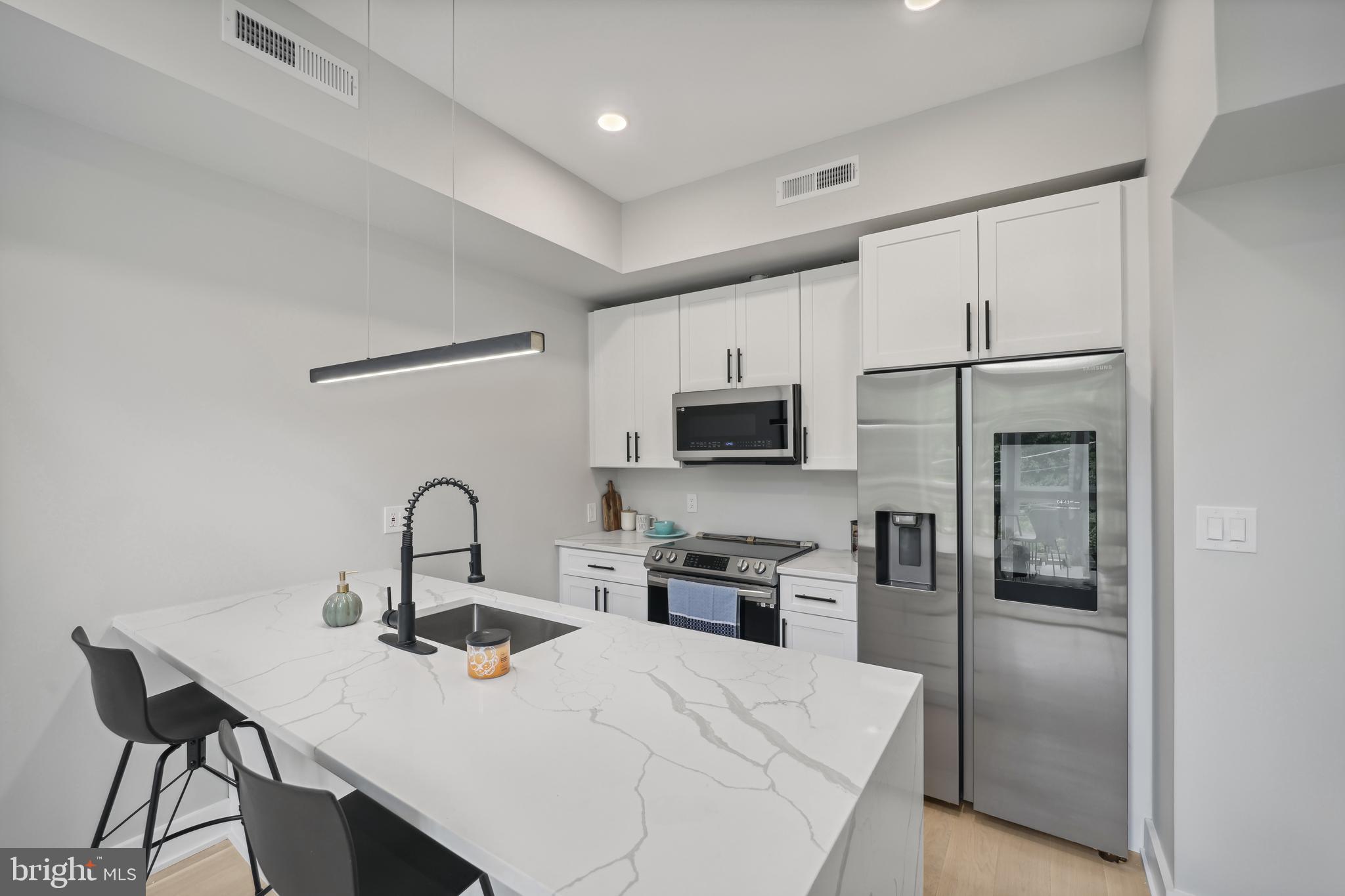 2213 M STREET NE Unit: 202