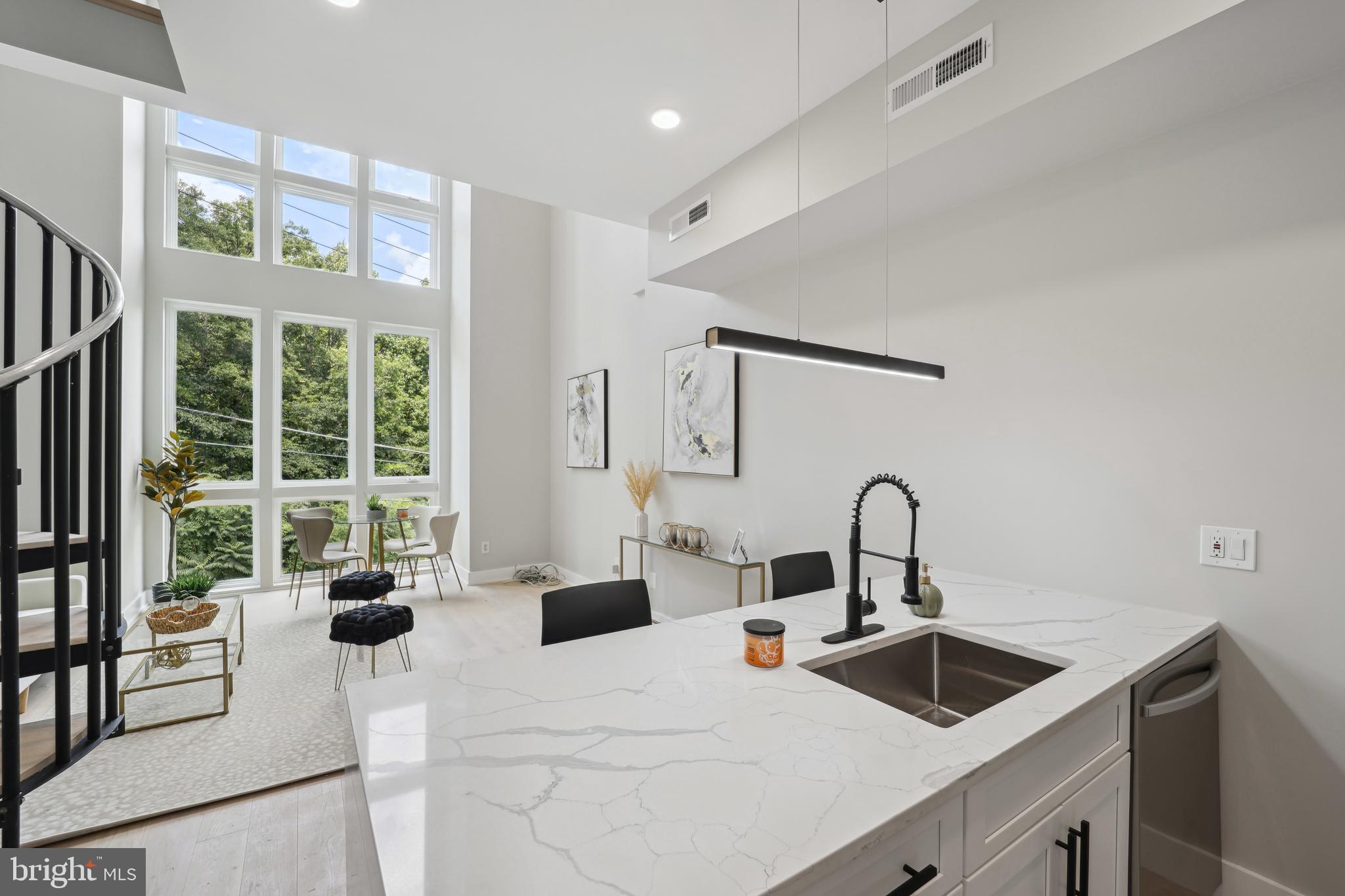 2213 M STREET NE Unit: 202