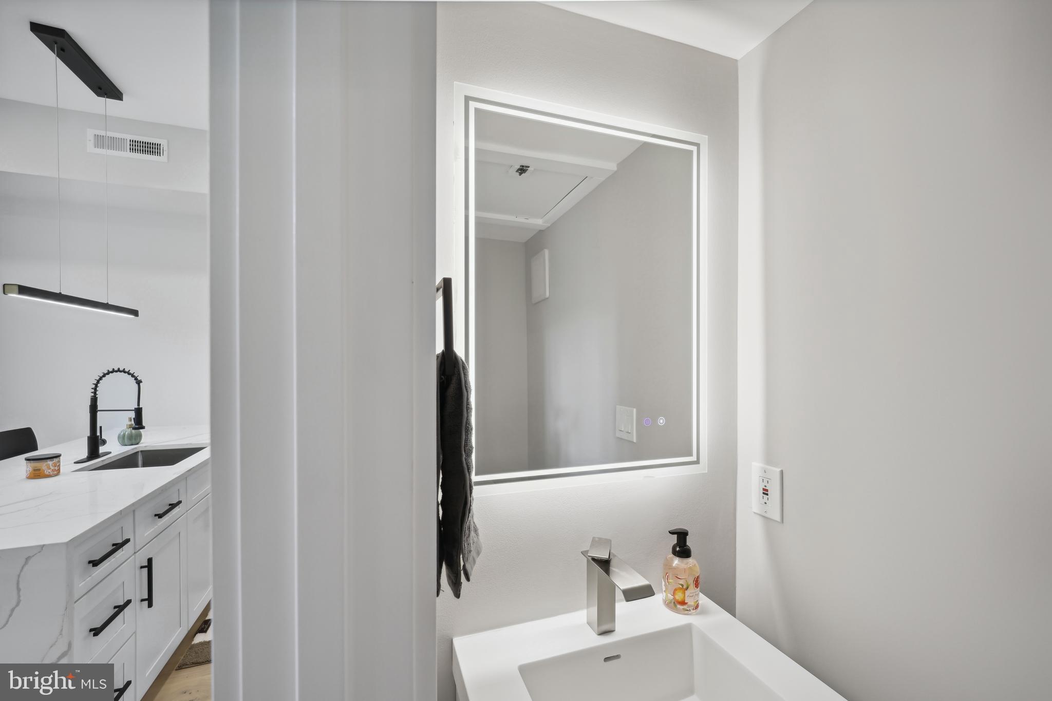 2213 M STREET NE Unit: 202