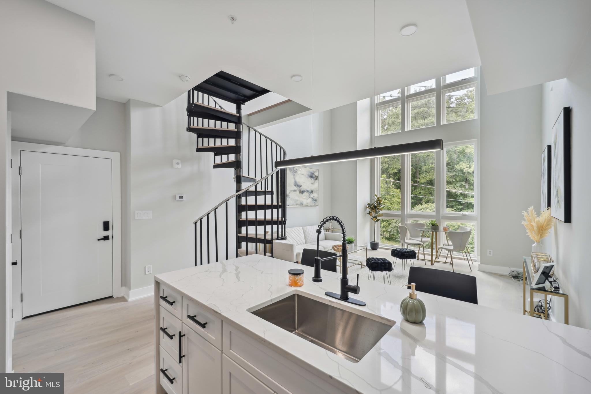 2213 M STREET NE Unit: 202