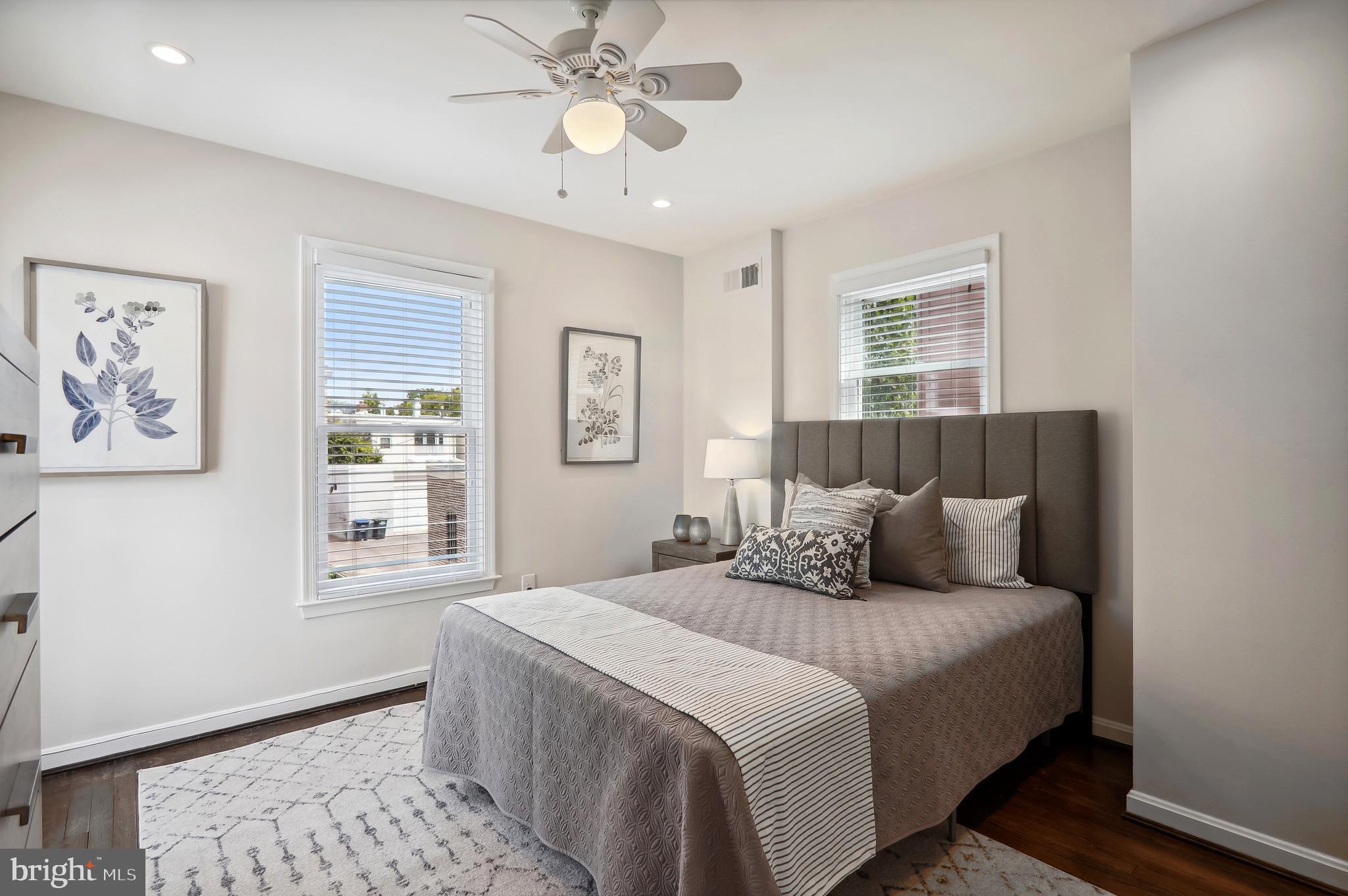 322 8th STREET SE