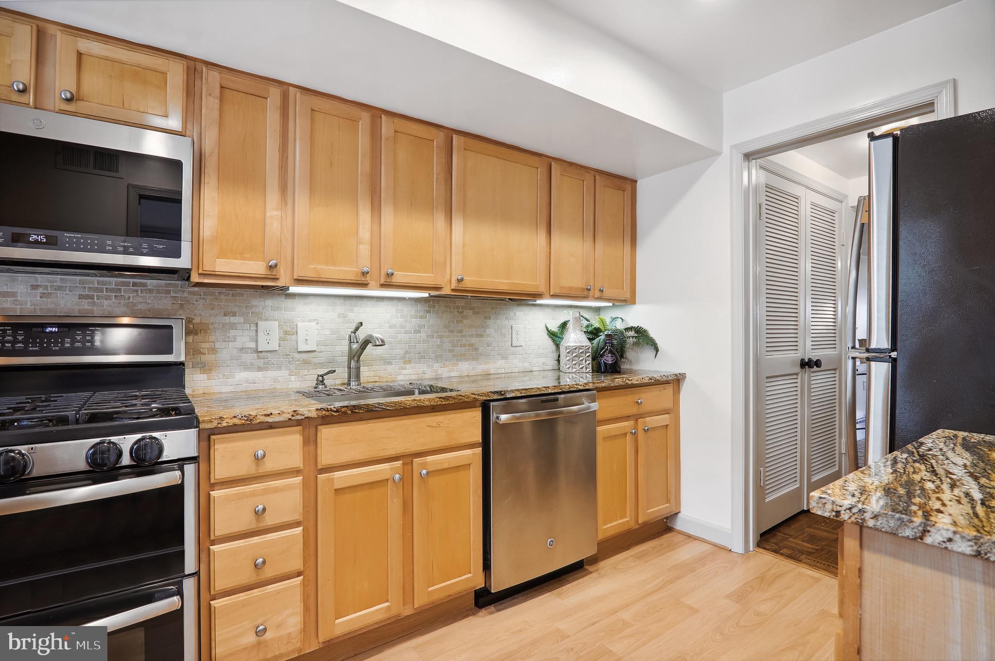 322 8th STREET SE
